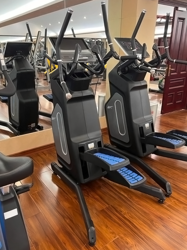 Escaladora elliptical Reebok 5800e